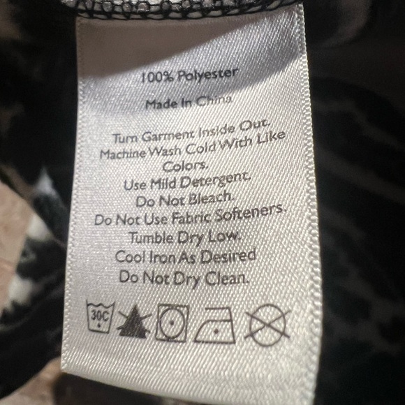 Eddie Bauer Black and White Patterned Sweatshirt - Picture 5 of 12